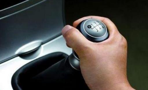 開車什么時候換擋最合適 開車換擋最佳時間