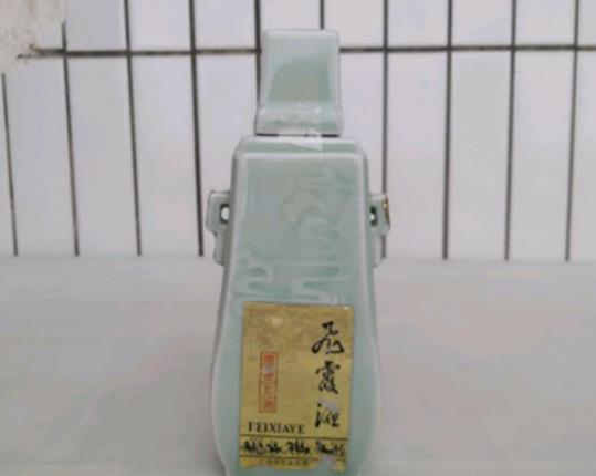 廣東十大名酒排行榜,長(zhǎng)樂(lè)牌長(zhǎng)樂(lè)玉液、紅荔牌紅米酒都是老牌子