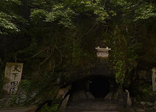 中國十大著名溶洞奇觀,安順龍宮是全國最長水溶洞、雞冠洞是自然大空調(diào)