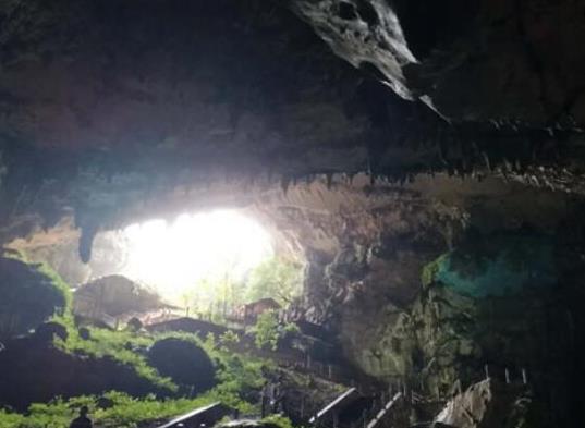 中國十大著名溶洞奇觀,安順龍宮是全國最長水溶洞、雞冠洞是自然大空調(diào)