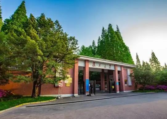 中國十大名牌大學(xué)排名,清華大學(xué)、北京大學(xué)培養(yǎng)出許多優(yōu)秀人士