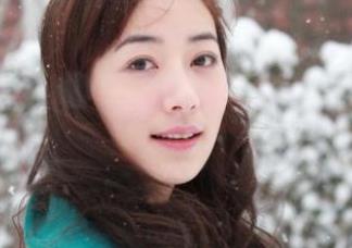 中國十大90后美女排行榜 迪麗熱巴中國內(nèi)地女演員畢業(yè)于上海戲劇學(xué)院