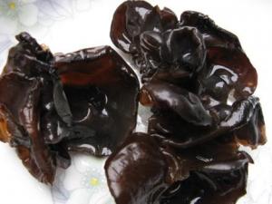 干木耳要泡多久？怎樣泡發(fā)黑木耳好吃又營養(yǎng)