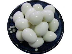 怎樣快速剝鵪鶉蛋？鵪鶉蛋怎么剝更快