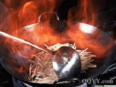 炒菜用油常見的幾大誤區(qū):最易致癌的錯(cuò)誤用油習(xí)慣