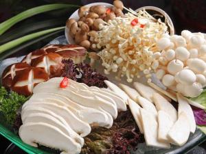 怎樣挑選新鮮蘑菇？常見菌類食物的選購技巧