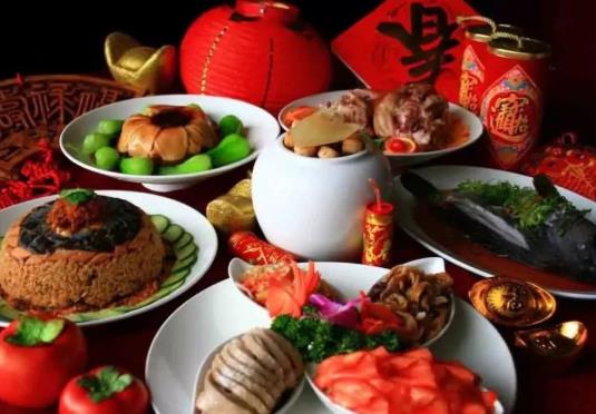 過(guò)年在別人家吃年夜飯好不好?2022年年夜飯什么時(shí)候吃