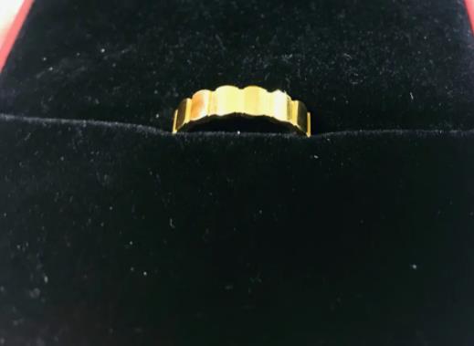 周大福是不是線下比線上便宜?網(wǎng)上買的周大?梢栽趯嶓w店修嗎