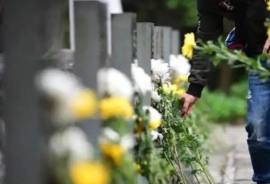 老人死后幾年立碑合適?2021年4月幾號(hào)立碑是吉日