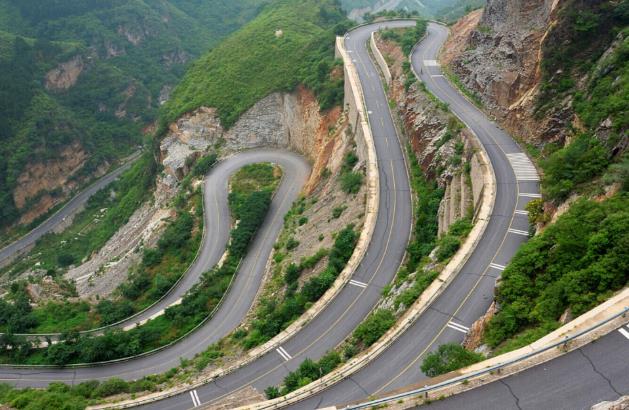 強悍S-AWC四驅(qū)系統(tǒng),助攻奕歌征服中國“秋名山”