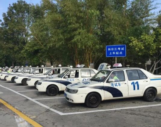 反應慢的人適合學車嗎?學車打卡要收費嗎