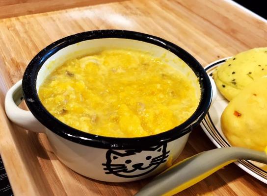 嬰兒添加輔食后應(yīng)該喝多少水?嬰兒添加輔食要注意什么?