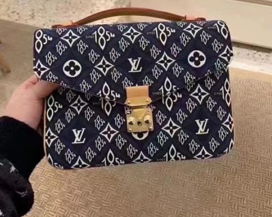 lv有質(zhì)量問(wèn)題可以換嗎?lv專柜線下柜姐預(yù)定包流程