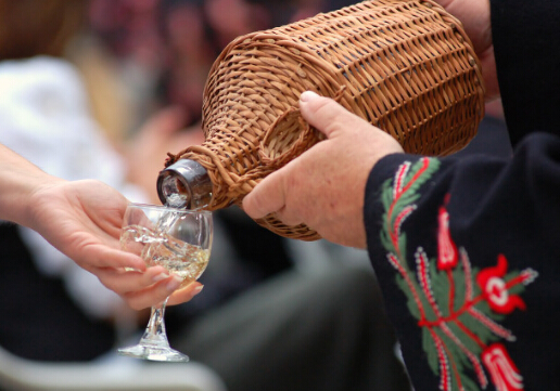 飲酒的9個誤區(qū)-正確飲酒的方法