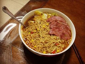 泡面配火腿是“最佳搭檔”還是“最咸搭檔”？