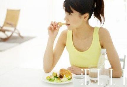 胃疼怎么辦?四種傷胃的飲食禁忌壞習(xí)慣