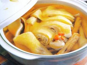 吃雞肉還是喝雞湯？雞肉雞湯哪個(gè)營(yíng)養(yǎng)價(jià)值高