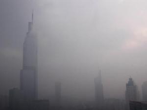 健康呼吸 誰(shuí)來(lái)拯救寫字樓里的“霧霾天”