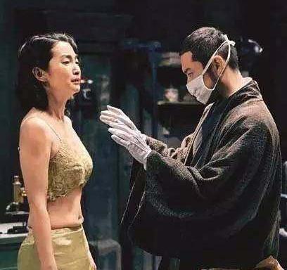 假戲真做是什么意思?演床戲時男女演員是怎樣防止假戲真做的?