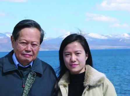 老牛吃嫩草是什么意思?老牛吃嫩草下一句一口都不少