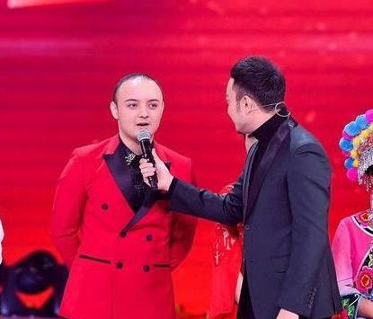 禿然長大是什么意思?童星阿爾法19歲謝頂21歲植發(fā)成功分享經(jīng)歷