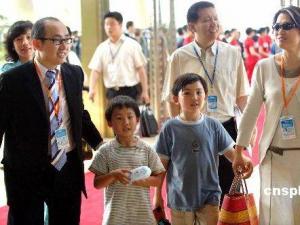 潘石屹有幾個(gè)兒子？潘石屹兒子叫什么？潘讓潘少