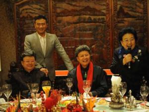 胡軍為父母籌辦金婚晚宴，分享經(jīng)營(yíng)婚姻要訣