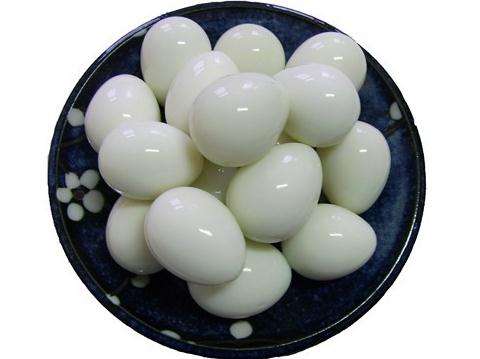 怎樣快速剝鵪鶉蛋？鵪鶉蛋怎么剝更快？鵪鶉蛋如何去殼
