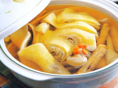 吃雞肉還是喝雞湯？雞肉雞湯哪個(gè)營(yíng)養(yǎng)價(jià)值高