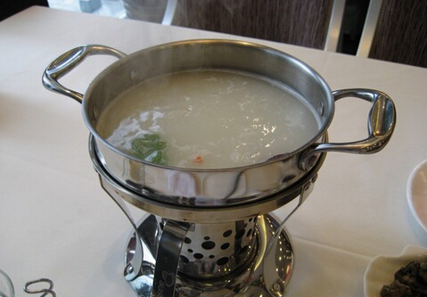 火鍋清湯比麻辣湯更傷身嗎？