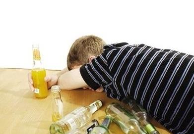 酒后胃難受吃什么好？酒喝多了胃難受怎么辦