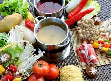吃火鍋?zhàn)詈孟蠕淌裁?？吃火鍋先涮肉好還是先涮菜好