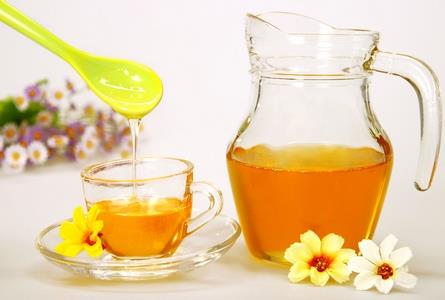 喝蜂蜜水有什么好處和壞處？食用蜂蜜有哪些禁忌