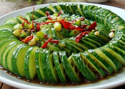 黃瓜怎么吃更有營養(yǎng)？黃瓜的營養(yǎng)搭配食譜