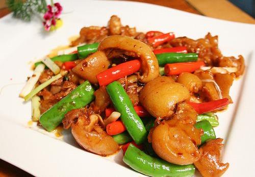 炒菜時(shí)用什么油好？用什么油炒菜好吃