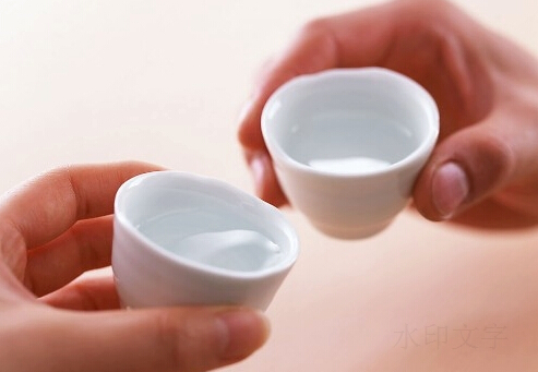 白酒可以用來烹飪？別用白酒代替料酒了！