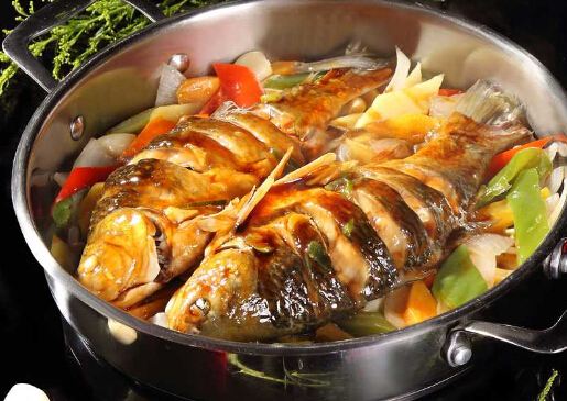 鯽魚(yú)的營(yíng)養(yǎng)價(jià)值-鯽魚(yú)家常做法推薦