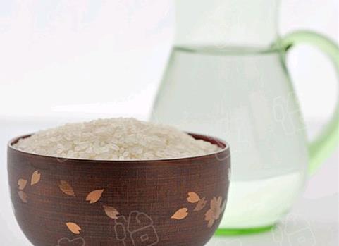 淘米水的妙用：用淘米水洗臉好嗎？淘米水洗臉的好處