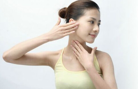 胸部太小怎么辦？吃什么能豐胸