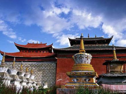 中國(guó)傳統(tǒng)住宅建筑風(fēng)格之西藏