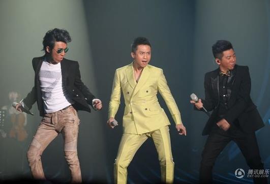 我是歌手羽泉奪冠，鄧超被贊“真歌王”，羽泉與好友鄧超的搭檔演唱獲得總決賽第一輪的第一名