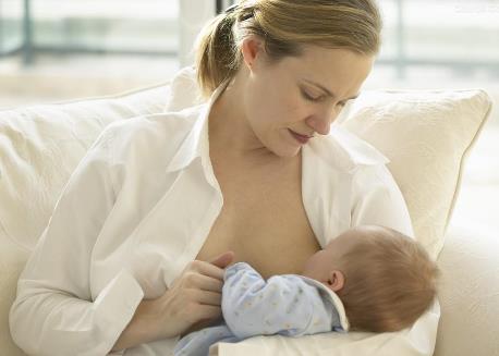 人初乳好嗎？人初乳能喂寶寶嗎
