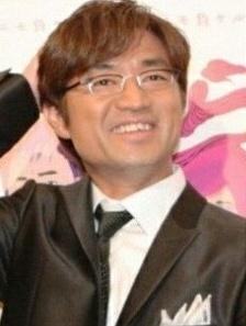 日本主播大竹一樹泡溫泉下半身裸露曝光引抗議，編輯忘打馬賽克