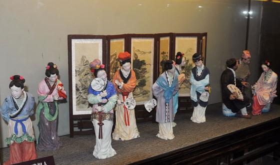 吳神仙貴賤相人，臺兒莊古城景區(qū)建武松殺嫂祭兄雕塑，潘金蓮胸部竟全裸惹爭議