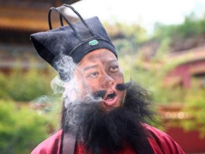 裝逼/裝比/裝b是什么意思？裝B遭雷劈，裝純遭人輪