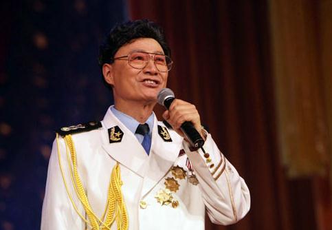 胡寶善個(gè)人資料簡歷，著名影視明星胡軍之父，愛好打羽毛球