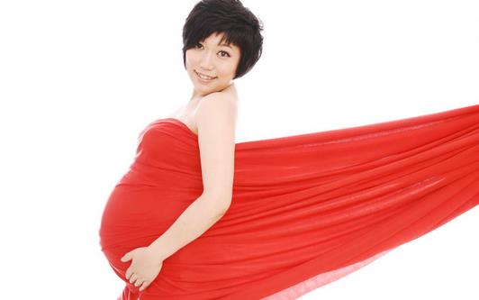 嬰兒會(huì)跟頭發(fā)爭(zhēng)營養(yǎng)？孕婦什么發(fā)型最好？