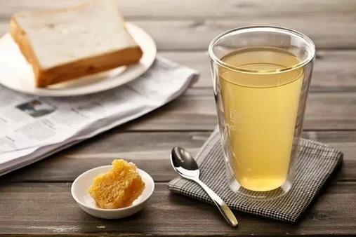 什么時間喝蜂蜜水最好？蜂蜜水早上喝還是晚上喝