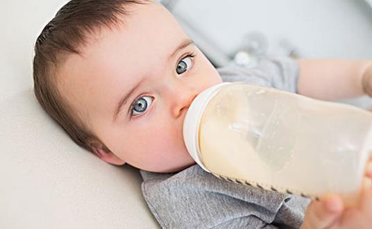 如何給寶寶添加輔食？添加輔食要注意什么？