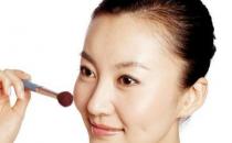 唇妝怎么補(bǔ)妝？補(bǔ)妝小技巧